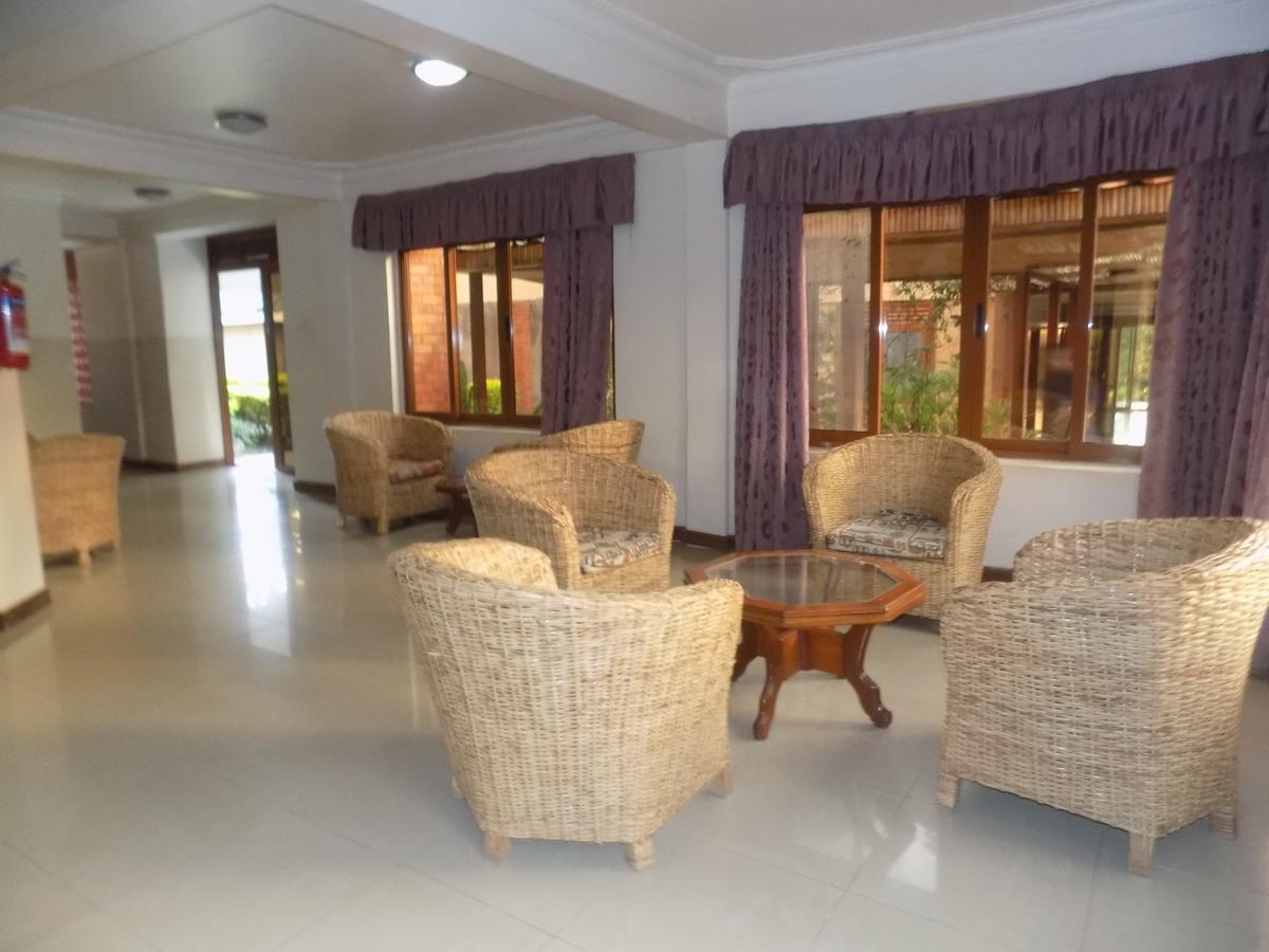 Kayegi Hotel Mbale Екстер'єр фото