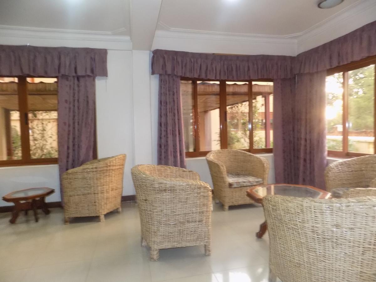 Kayegi Hotel Mbale Екстер'єр фото