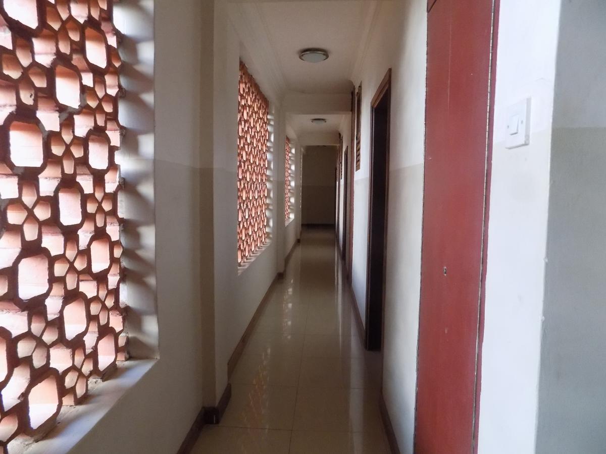 Kayegi Hotel Mbale Екстер'єр фото