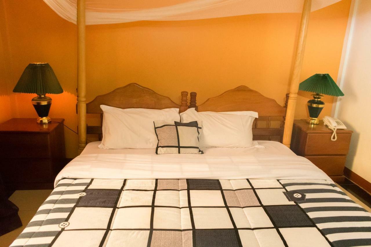 Kayegi Hotel Mbale Екстер'єр фото
