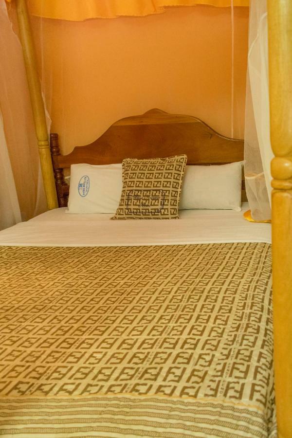 Kayegi Hotel Mbale Екстер'єр фото