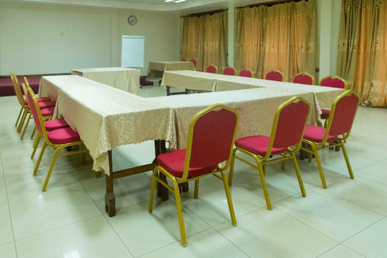 Kayegi Hotel Mbale Екстер'єр фото