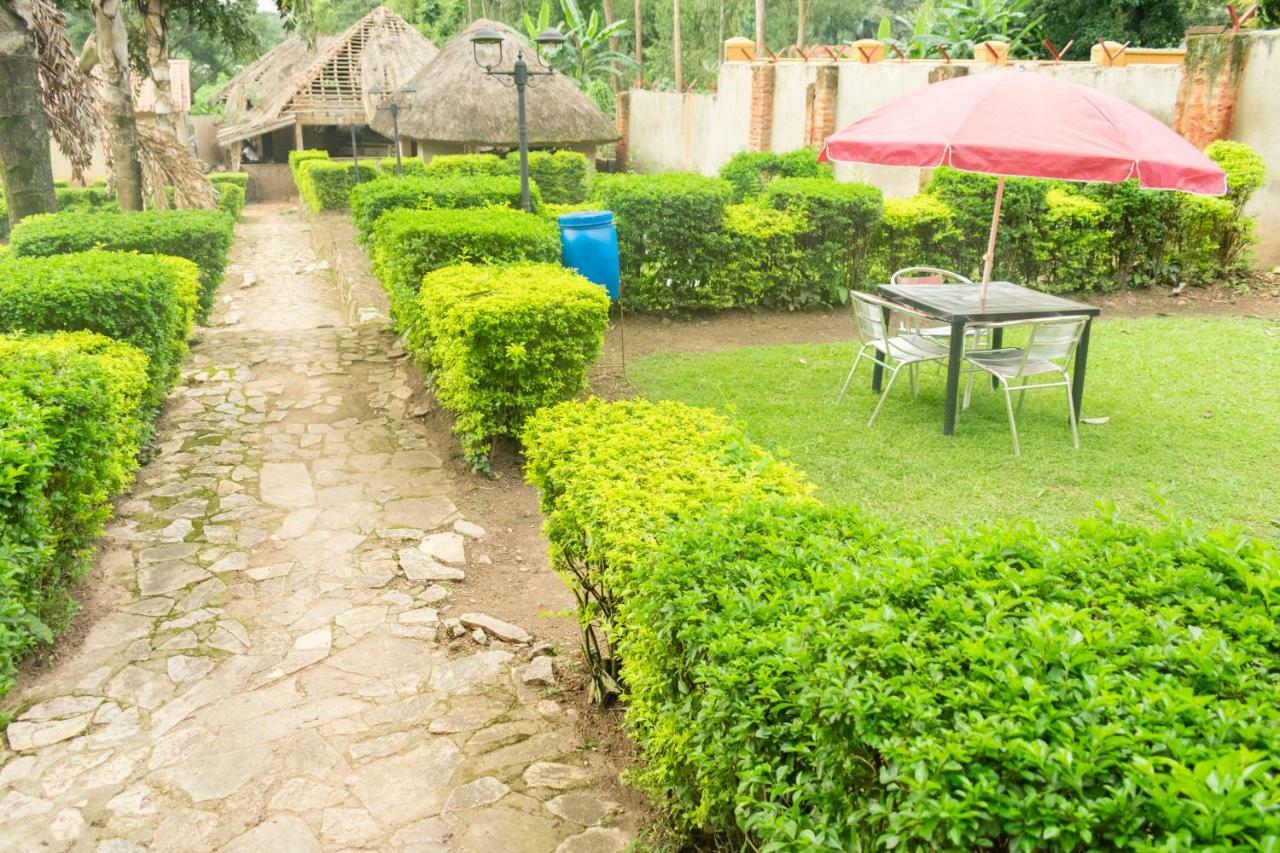 Kayegi Hotel Mbale Екстер'єр фото