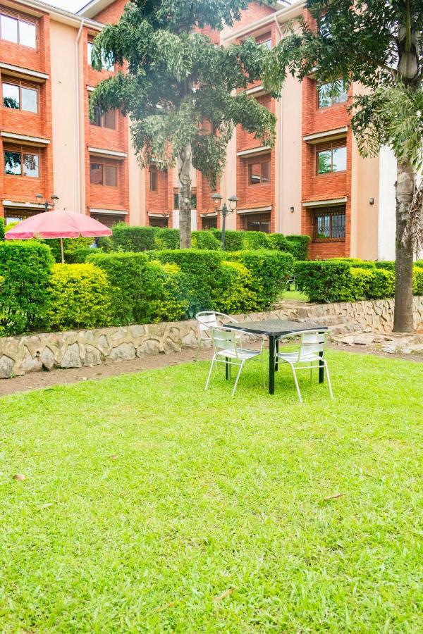 Kayegi Hotel Mbale Екстер'єр фото