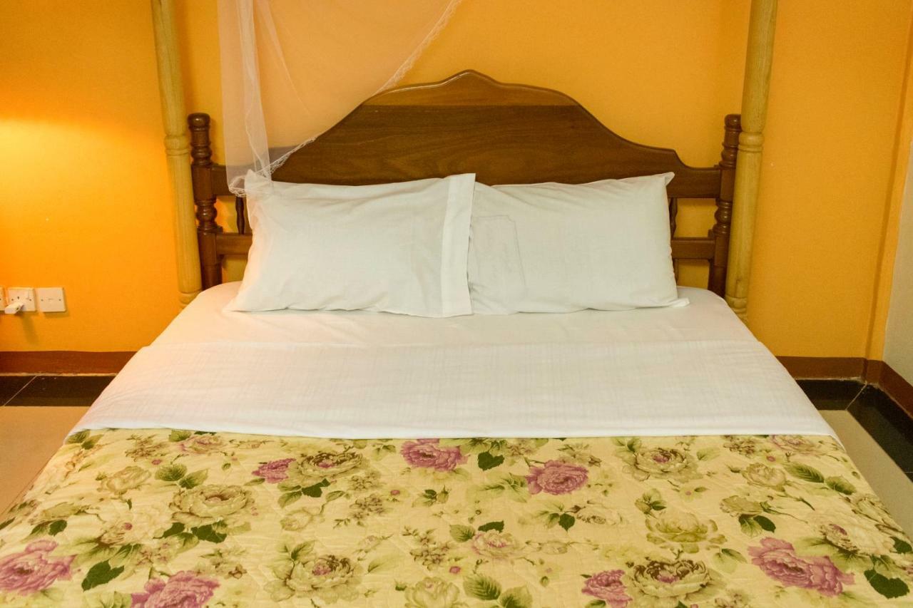 Kayegi Hotel Mbale Екстер'єр фото