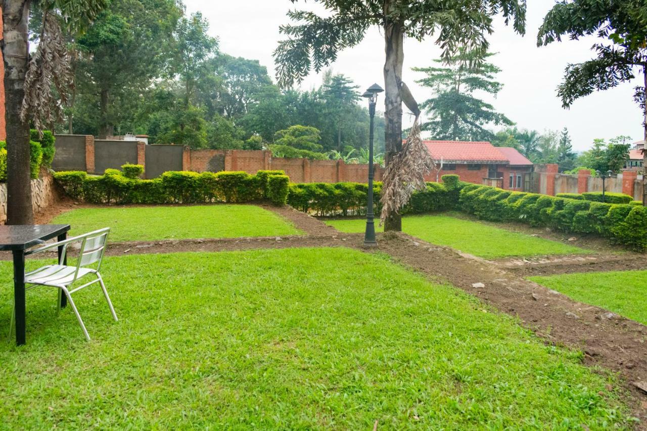 Kayegi Hotel Mbale Екстер'єр фото