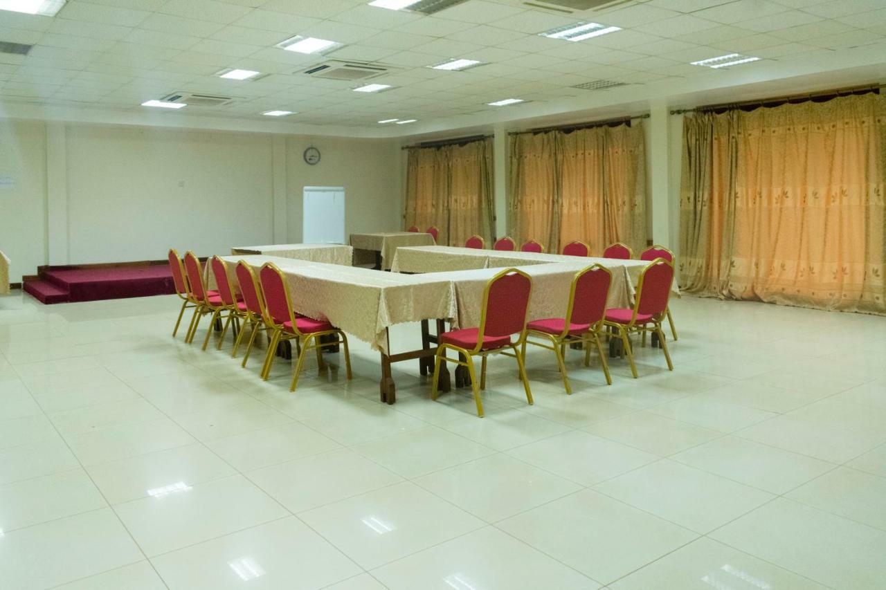 Kayegi Hotel Mbale Екстер'єр фото