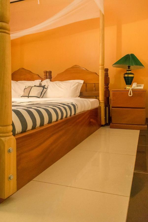Kayegi Hotel Mbale Екстер'єр фото
