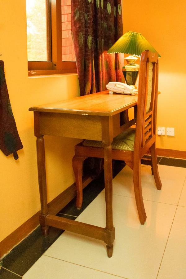 Kayegi Hotel Mbale Екстер'єр фото